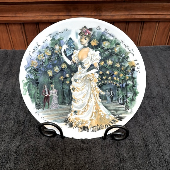 SARAH DE TONURE" Collector Plate~8 1/2" Dia.~ D'Arceau Limoges China~ - Picture 1 of 3